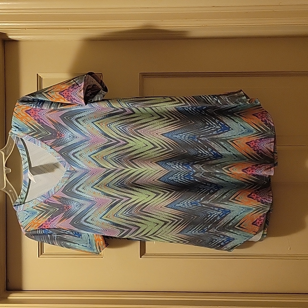 NWOT vibrant top
